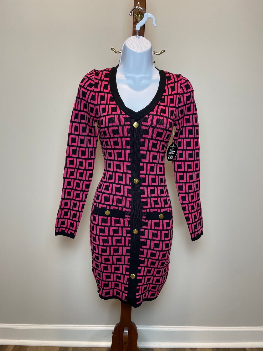 Jolie & Joy Dress Size S Pink Black Geometric V Neck Sweater NWT